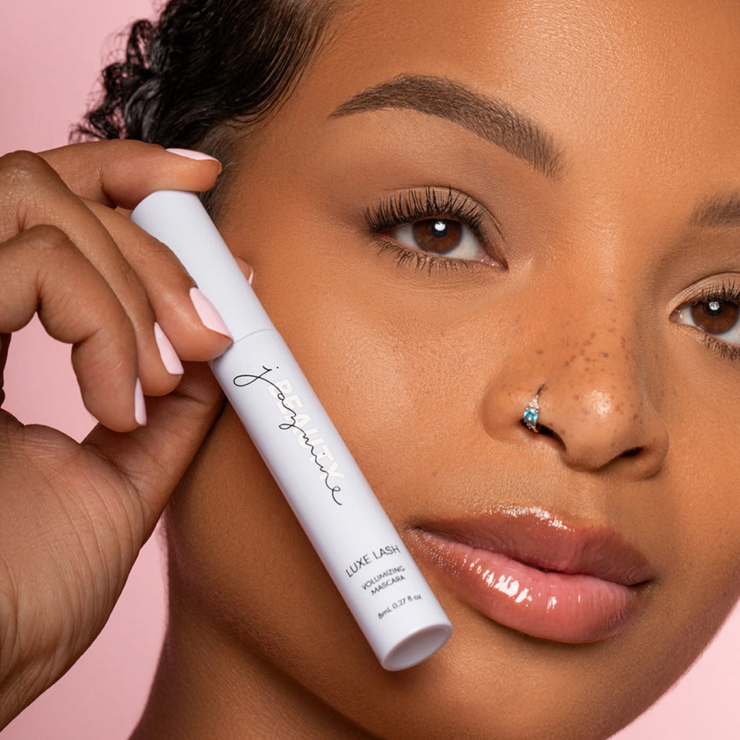 Luxe Lash Volumizing Mascara