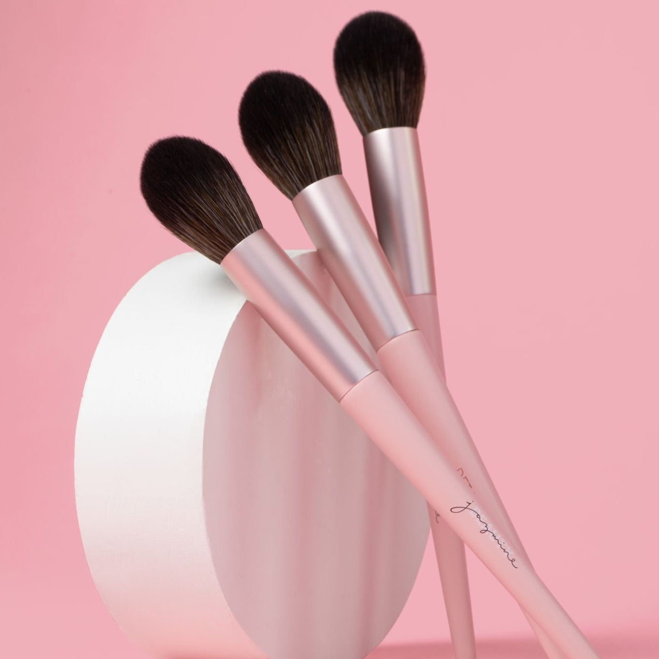I on shop beauty makeup brushes